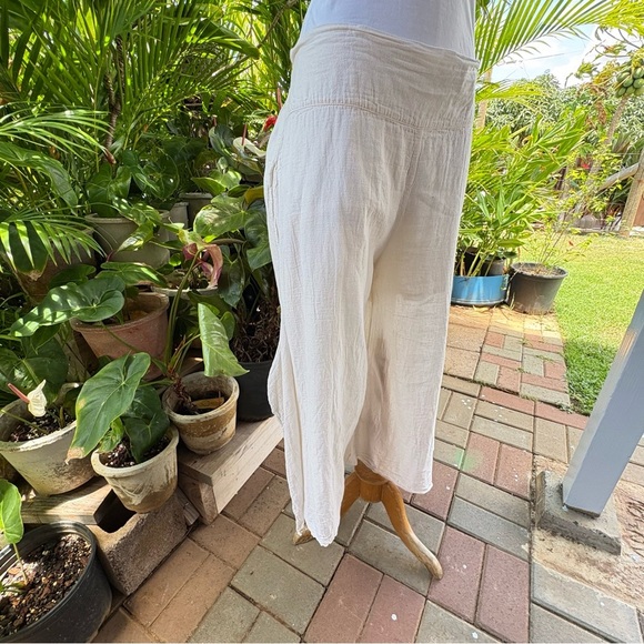 Harem Pants Cream Wide Leg Pants w/ Relaxed Fit in excellent condition like new! - Picture 10 of 10